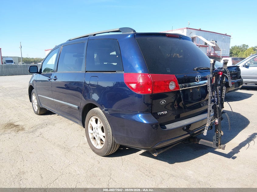 2006 TOYOTA SIENNA auction photo 3