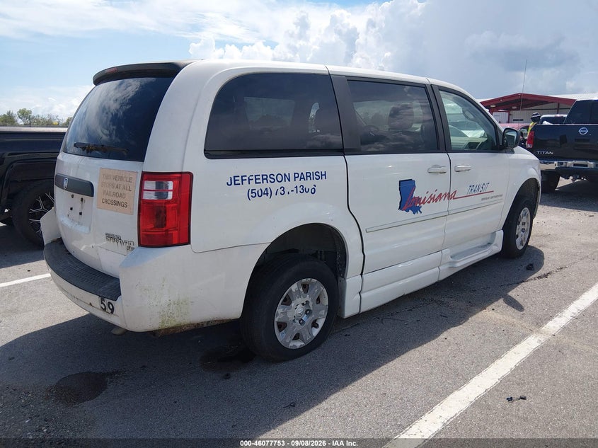 2010 DODGE GRAND CARAVAN auction photo 4