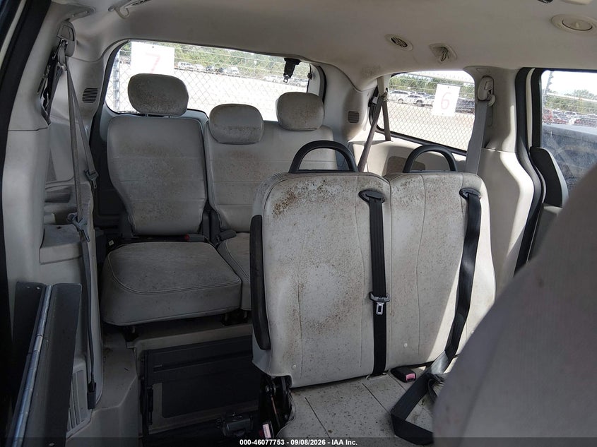 2010 DODGE GRAND CARAVAN auction photo 8