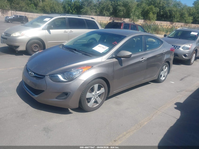 2013 HYUNDAI ELANTRA auction photo 2