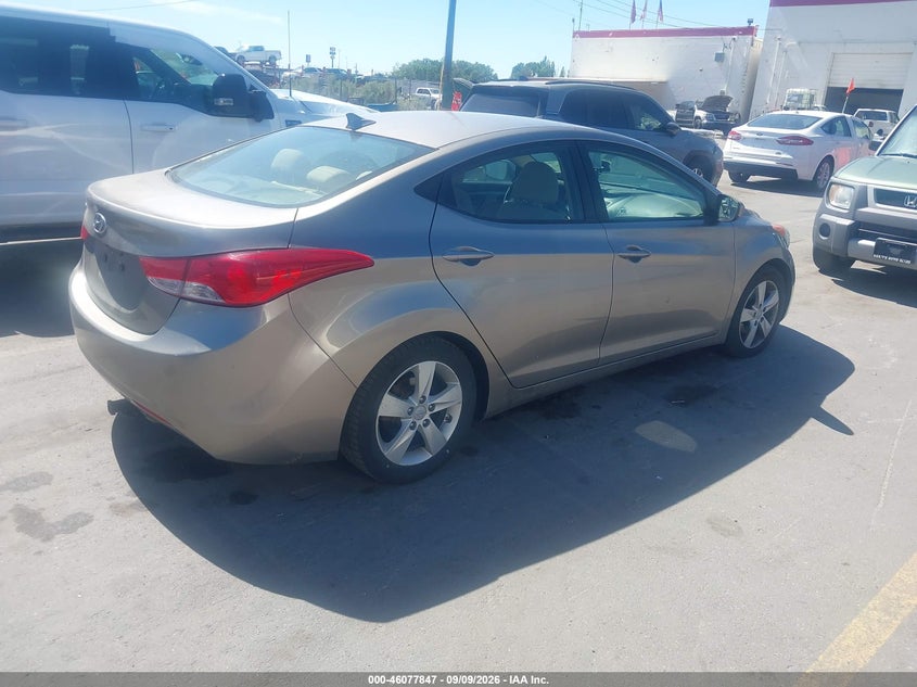 2013 HYUNDAI ELANTRA auction photo 4