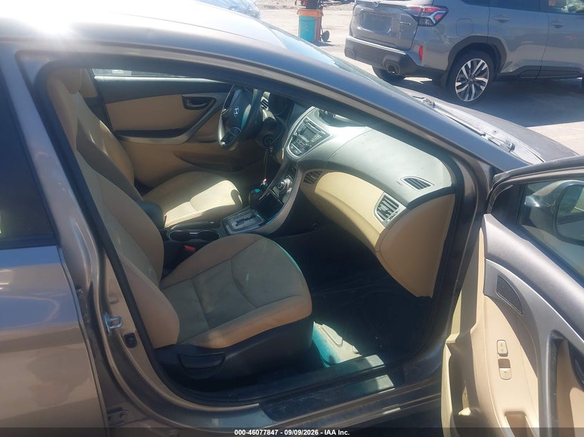 2013 HYUNDAI ELANTRA auction photo 5