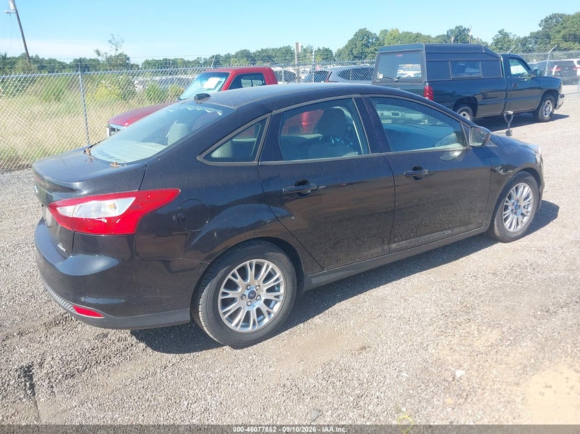 Vin: 1fahp3f24cl374614, lot: 46577400, ford focus se 20124