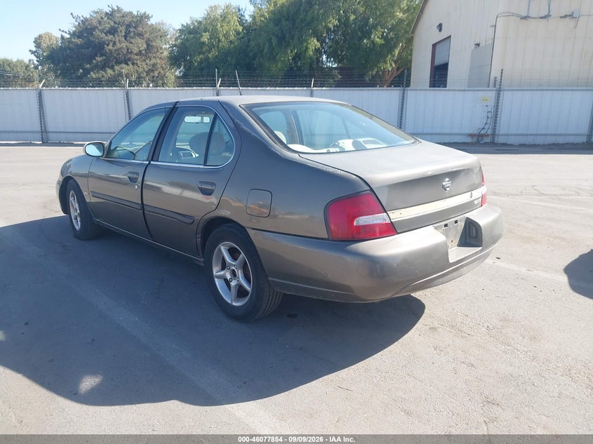2001 NISSAN ALTIMA auction photo 3