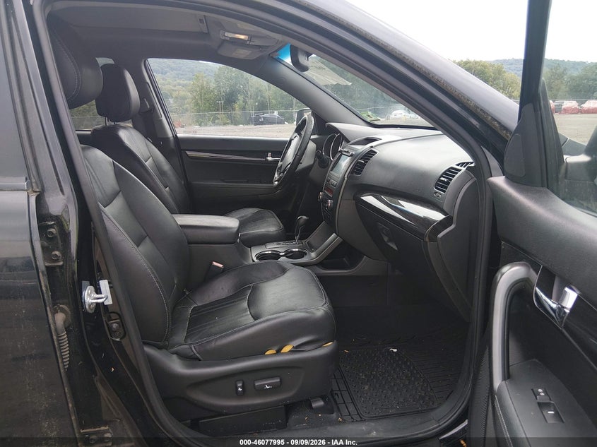 2012 KIA SORENTO auction photo 5