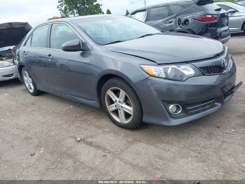 Vin: 4t1bf1fk5eu427496, lot: 46577623, toyota camry se 2014 img_1