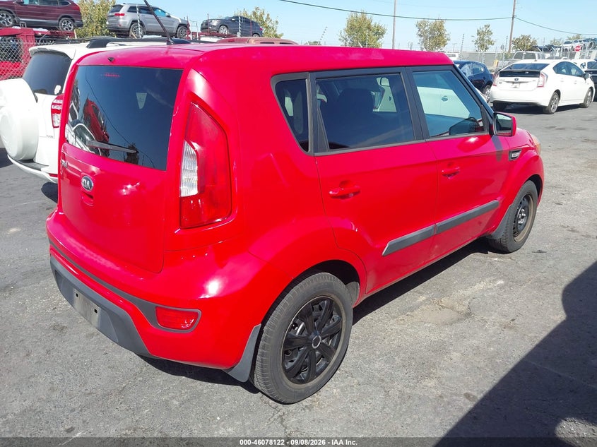 2013 KIA SOUL auction photo 4
