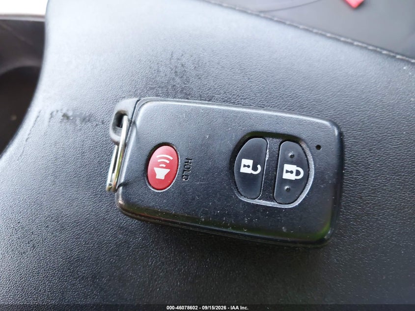 TOYOTA PRIUS - zdjęcie 11