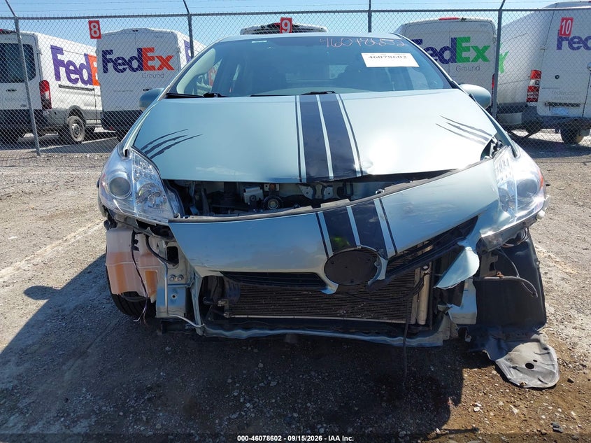 TOYOTA PRIUS - zdjęcie 13