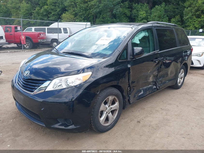 Vin: 5tdkk3dc9fs687333, lot: 46578169, toyota sienna le 8 passenger 20152