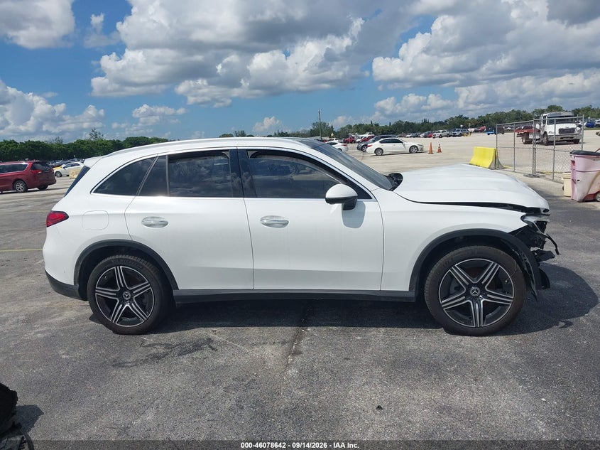 MERCEDES-BENZ GLC 300 - zdjęcie 13