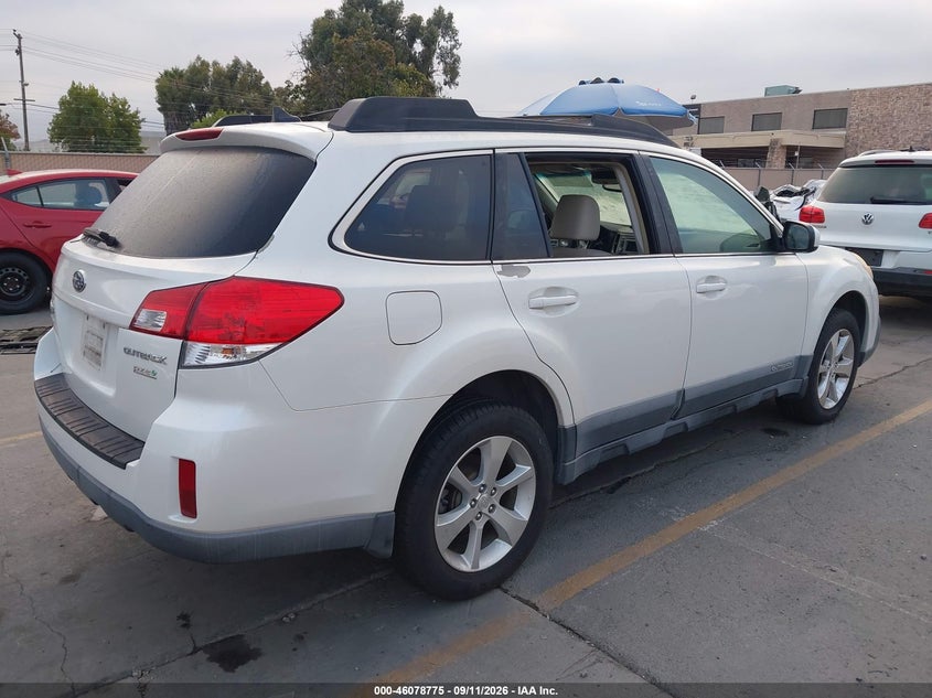 2013 SUBARU OUTBACK auction photo 4