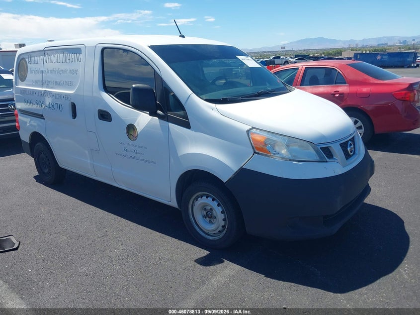 2015 NISSAN NV200 auction photo 1