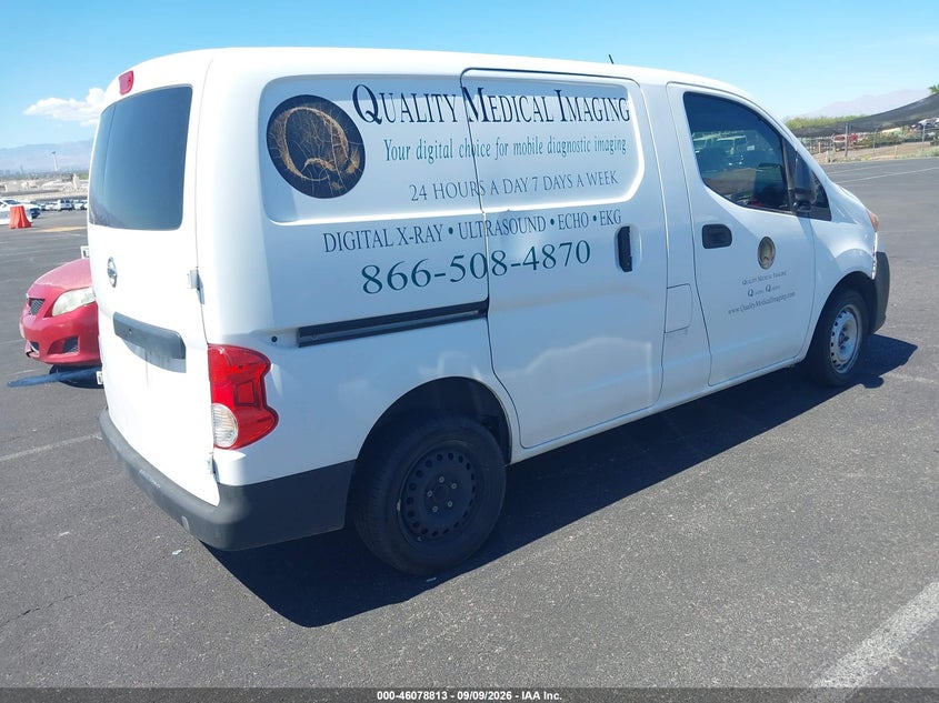 2015 NISSAN NV200 auction photo 4