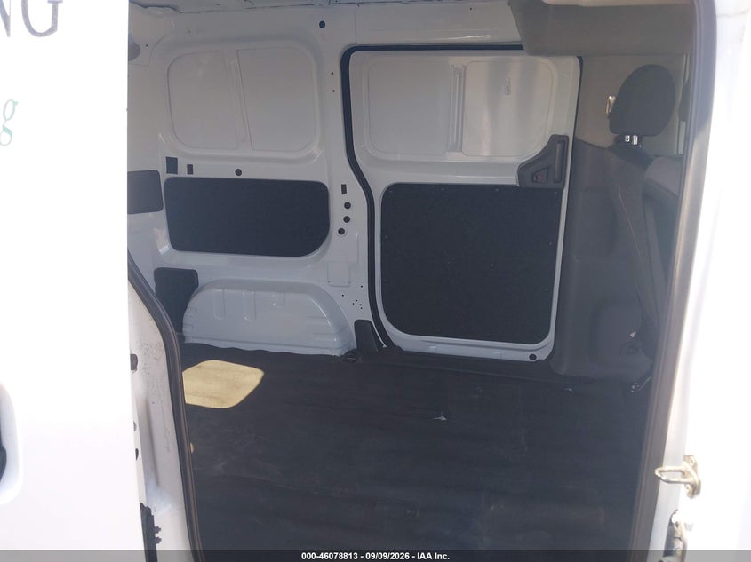 2015 NISSAN NV200 auction photo 8
