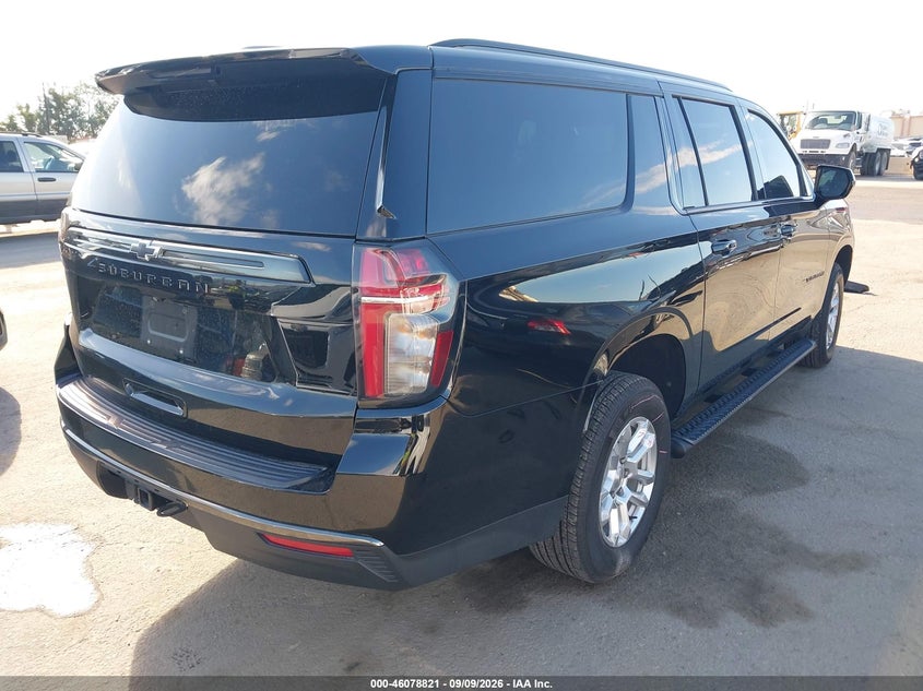 CHEVROLET SUBURBAN - zdjęcie 4