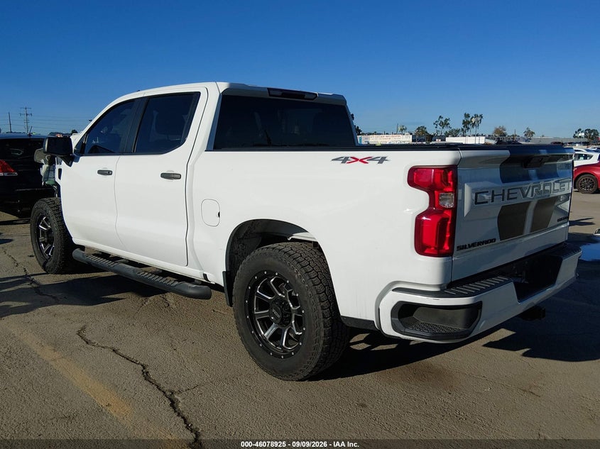 Vin: 1gcpybek0mz261093, lot: 46578472, chevrolet silverado 1500 4wd  short bed custom 20213