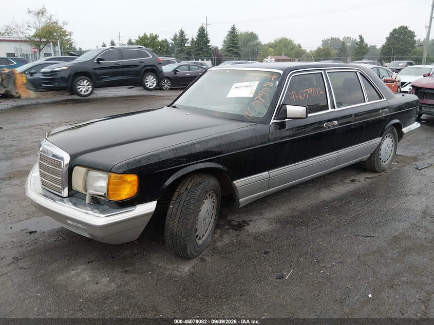 1991 MERCEDES-BENZ 560 auction photo 2