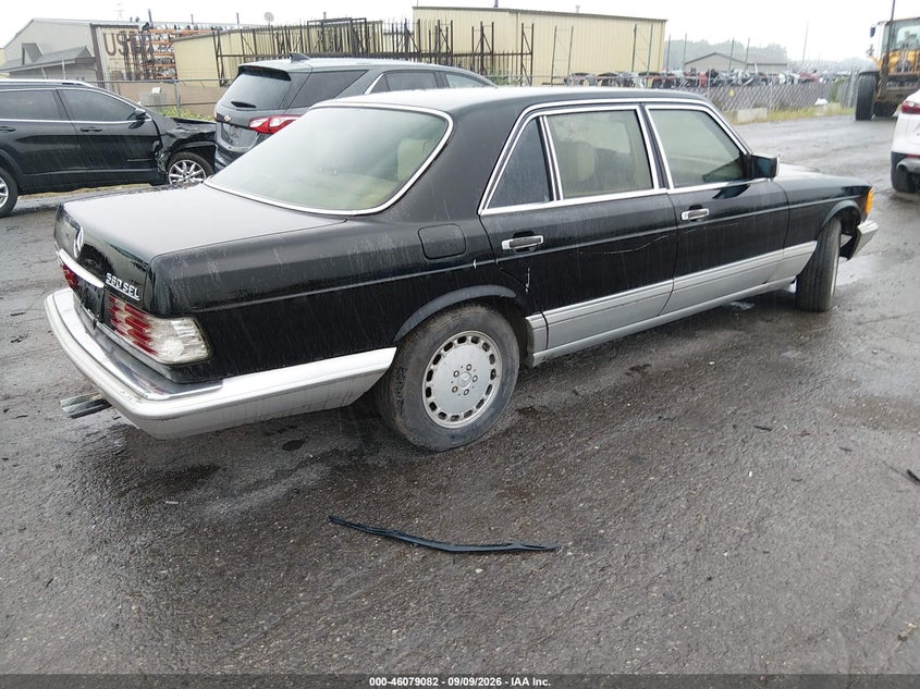1991 MERCEDES-BENZ 560 auction photo 4