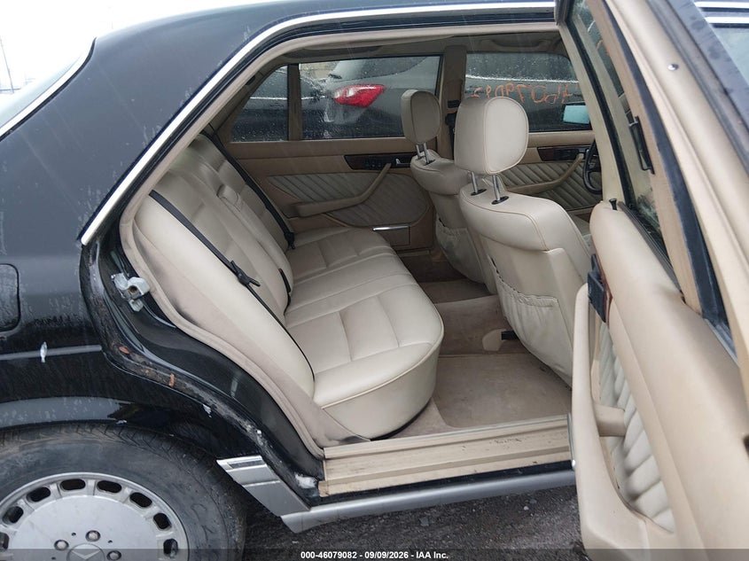 1991 MERCEDES-BENZ 560 auction photo 8