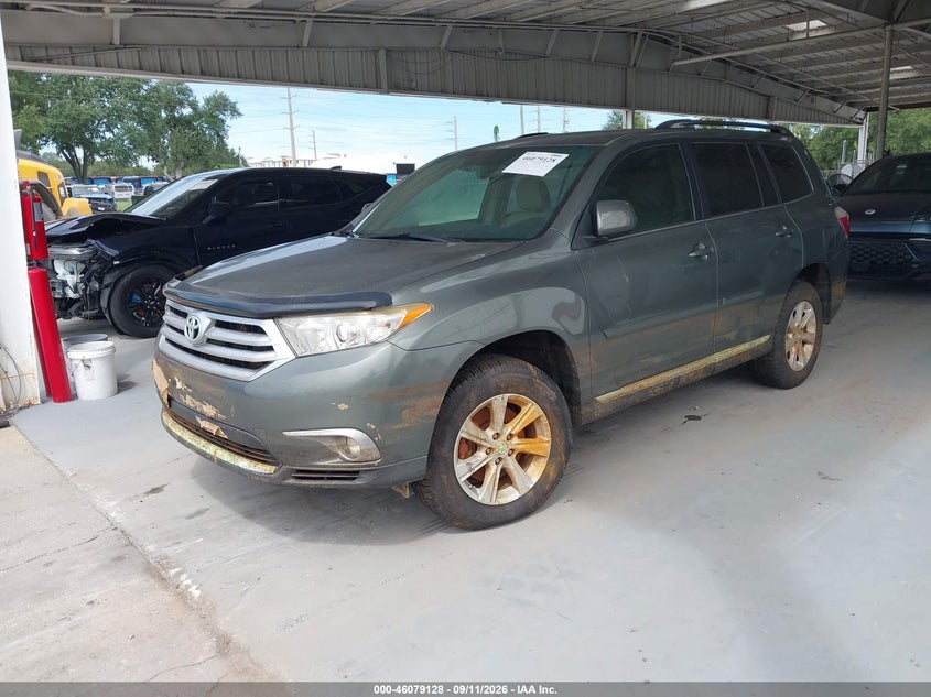 2012 TOYOTA HIGHLANDER auction photo 2