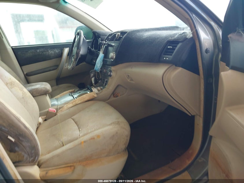 2012 TOYOTA HIGHLANDER auction photo 5
