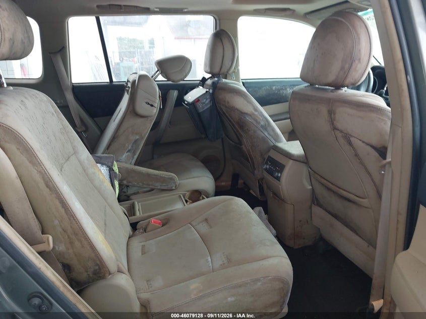 2012 TOYOTA HIGHLANDER auction photo 8