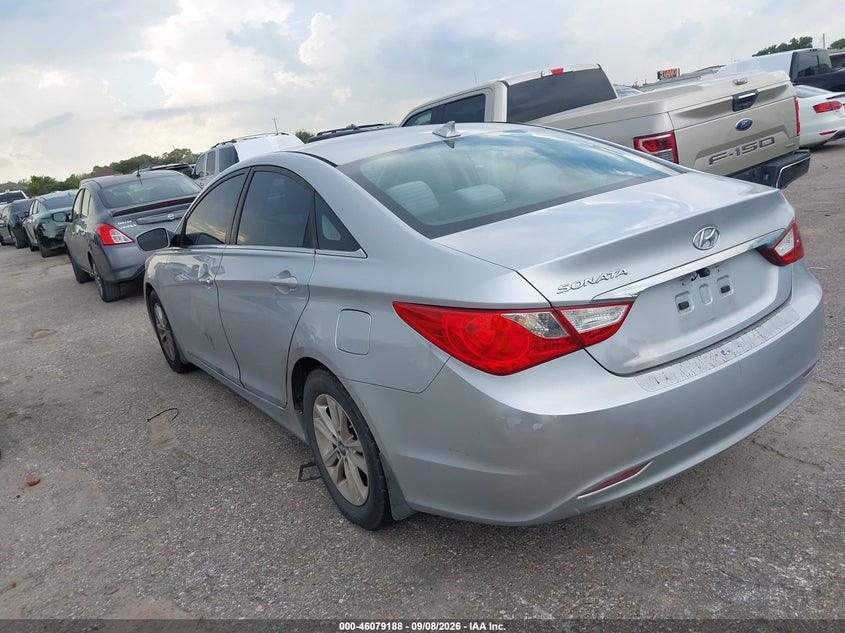 2013 HYUNDAI SONATA auction photo 3