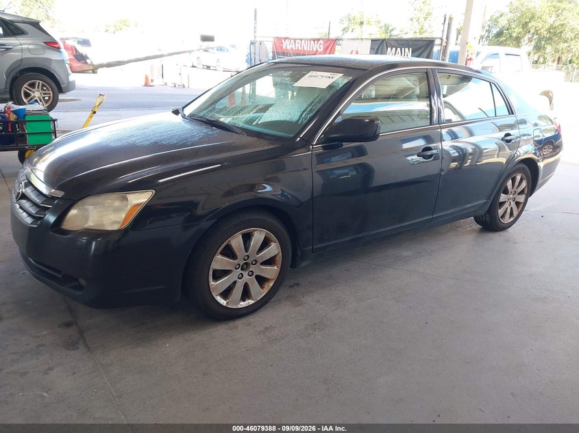 2006 TOYOTA AVALON auction photo 2