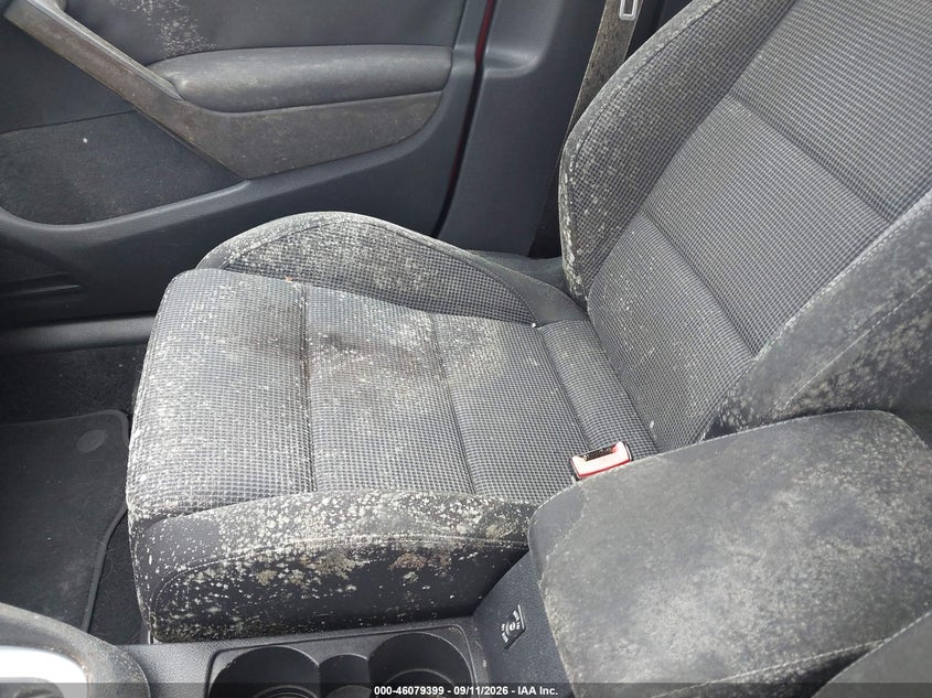 2012 VOLKSWAGEN GOLF auction photo 6