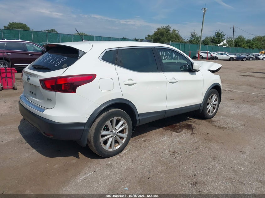 Vin: jn1bj1cr8hw121585, lot: 46578965, nissan rogue sport s 20174