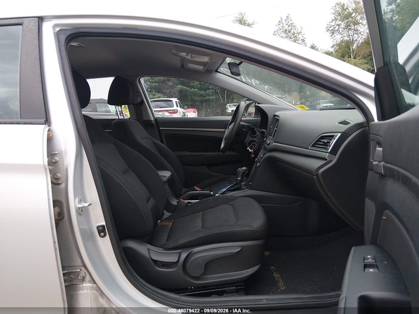 2018 HYUNDAI ELANTRA auction photo 5