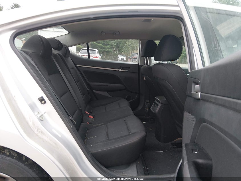 2018 HYUNDAI ELANTRA auction photo 8