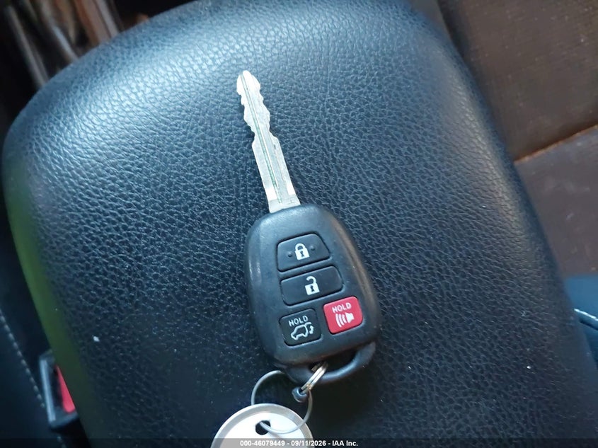 TOYOTA RAV4 - zdjęcie 11