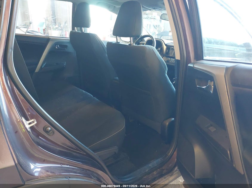 TOYOTA RAV4 - zdjęcie 8