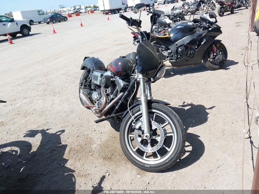 HARLEY-DAVIDSON FXDL 2015