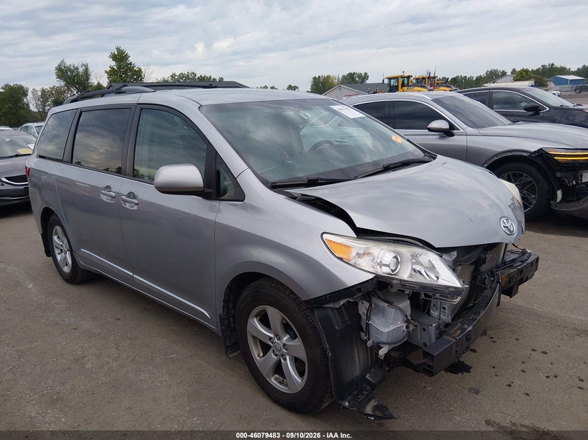 Vin: 5tdkk3dc3fs671919, lot: 46579030, toyota sienna le 8 passenger 2015 img_1