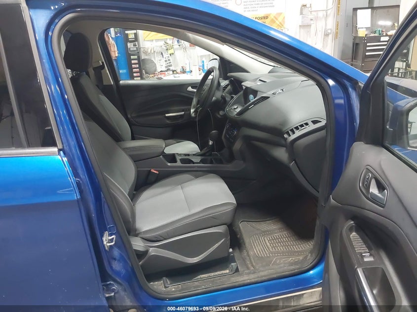 2017 FORD ESCAPE auction photo 5