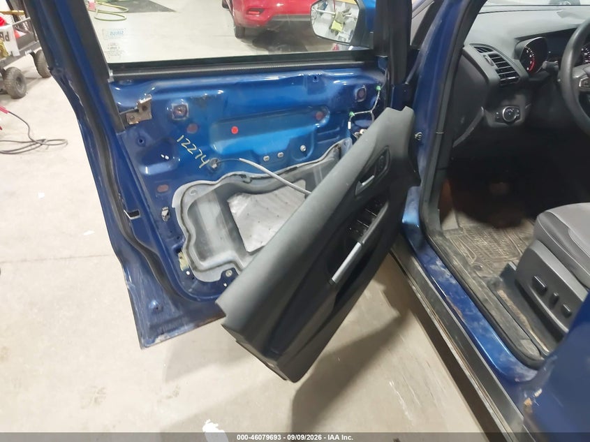 2017 FORD ESCAPE auction photo 6