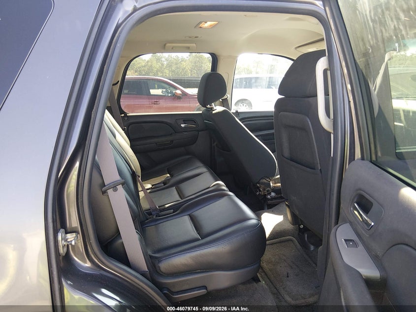 2011 CHEVROLET TAHOE auction photo 8