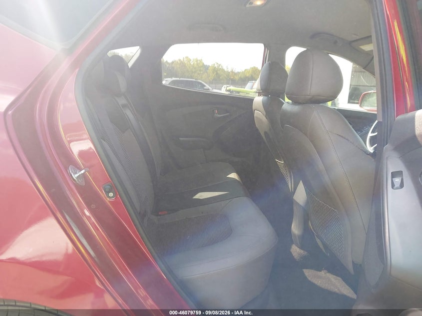 2015 HYUNDAI TUCSON auction photo 8