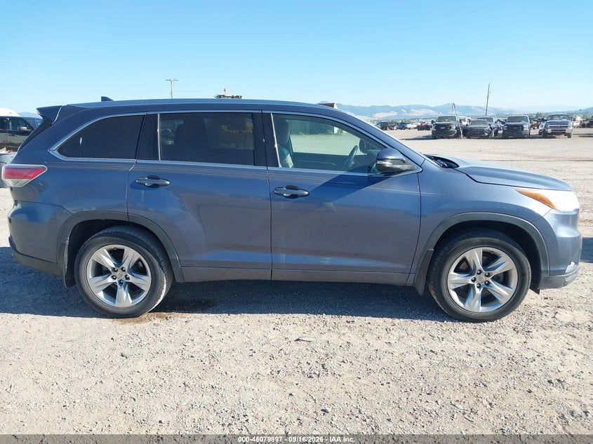 TOYOTA HIGHLANDER - zdjęcie 13