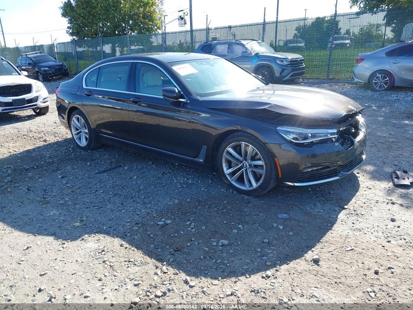 BMW 750I - zdjęcie 1