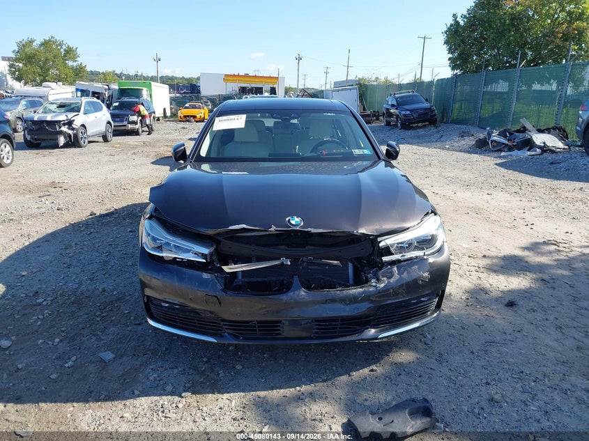 BMW 750I - zdjęcie 12