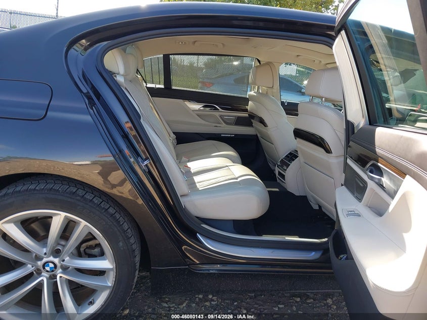 BMW 750I - zdjęcie 8