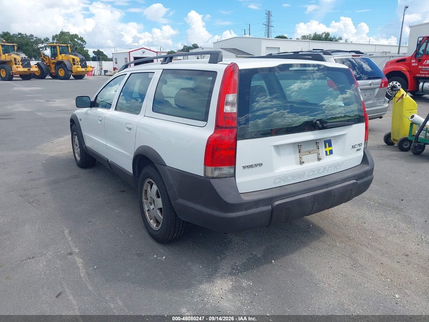 2004 VOLVO XC70 auction photo 3