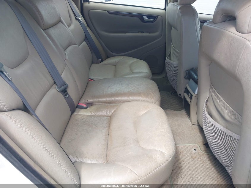 2004 VOLVO XC70 auction photo 8