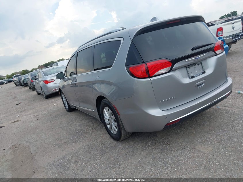 2018 CHRYSLER PACIFICA auction photo 3