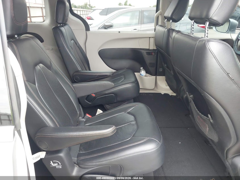2018 CHRYSLER PACIFICA auction photo 8