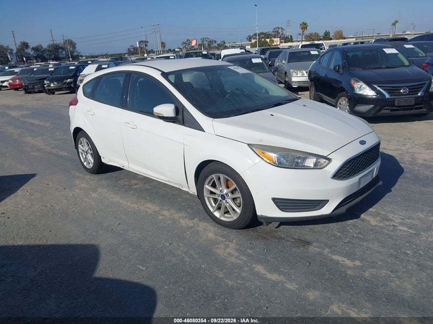 Vin: 1fadp3k23hl232816, lot: 46579901, ford focus se 2017 img_1